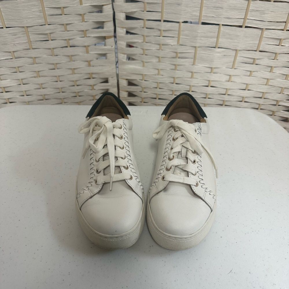 Jack Rogers Whitney women’s sneakers white size 7.5 euc